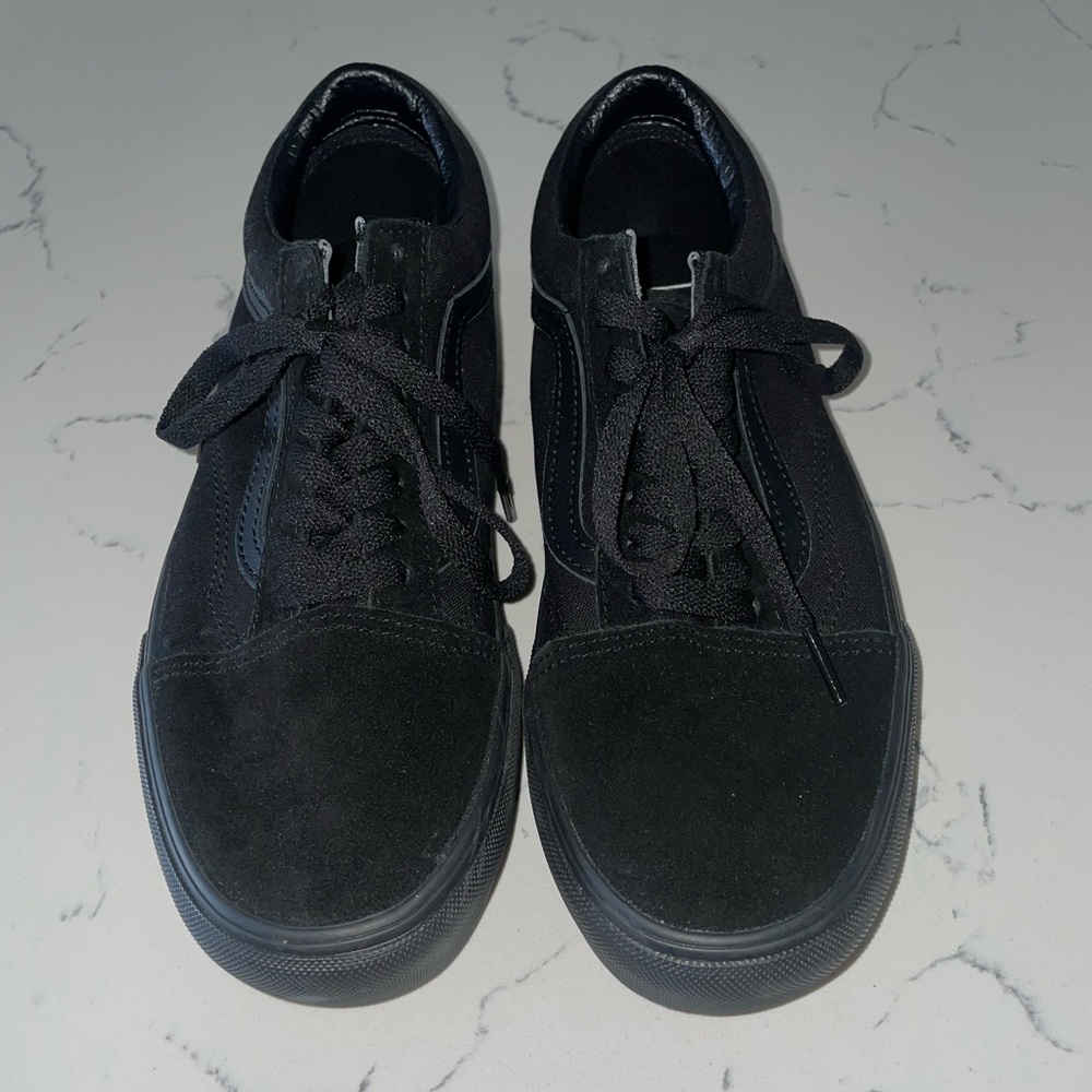 NEW - Vans Old Skool Sneakers - Black - Women Size 9 / Men Size 7.5 - NEVER WORN